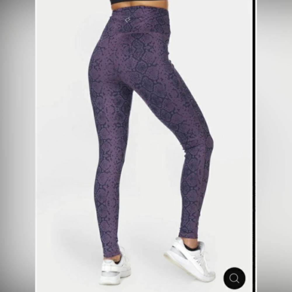 Berry snake print active wear leggings!  NWOT XL